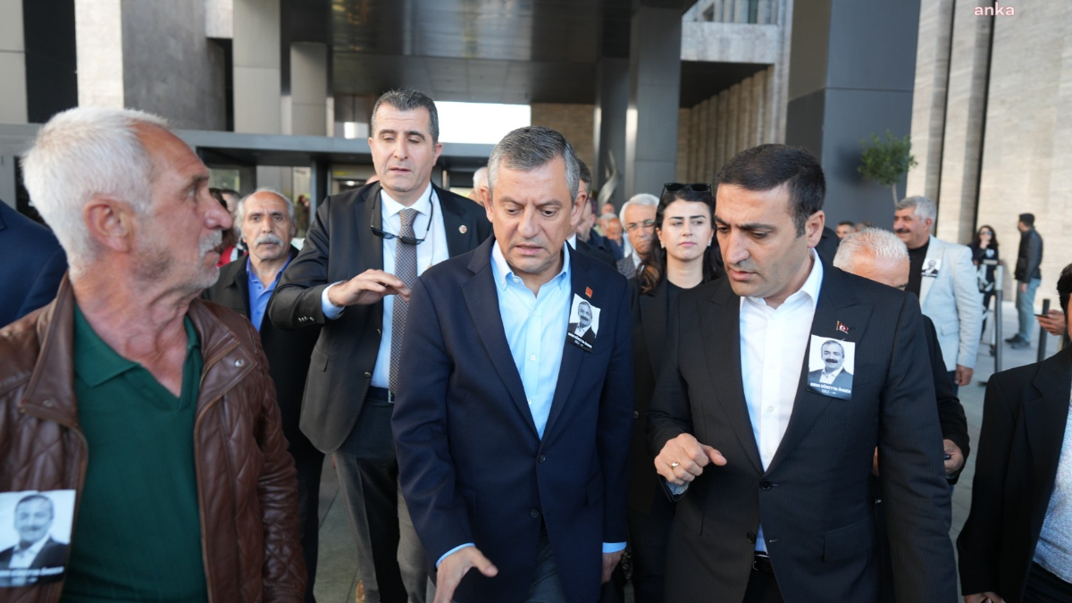 Özgür Özel’e saldırı anı