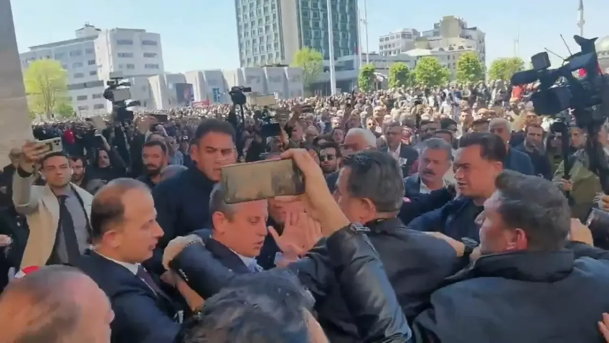 Özgür Özel’e Tokatlı Saldırı