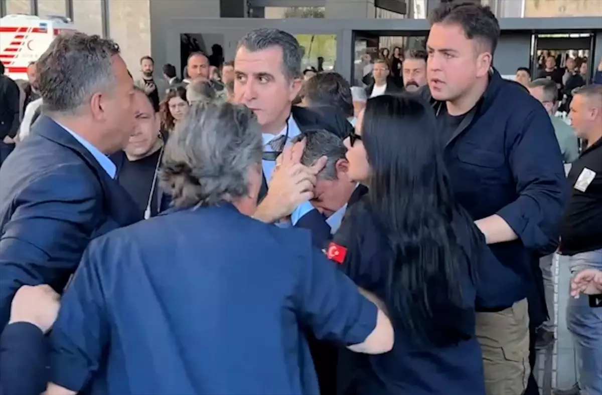 Özgür Özel’e Yumruklu Saldırı
