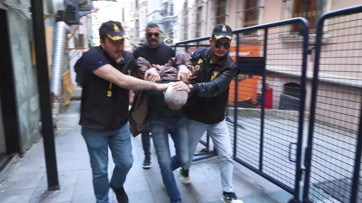 Özgür Özel’e yumruklu saldırıyı gerçekleştiren şüpheli gözaltına alındı / Ek bilgiyle