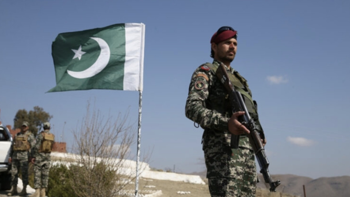 Pakistan, Hindistan’ın saldırıları sonrası orduya ‘karşılık verme’ yetkisi verdi
