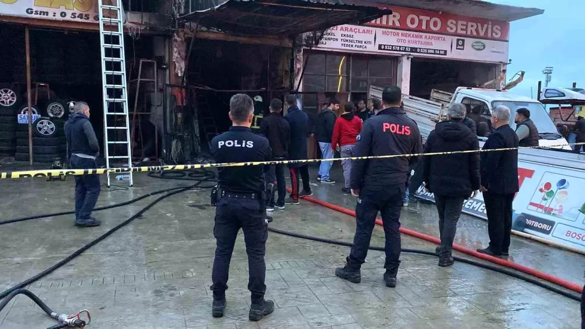 Rize’de Oto Döşeme Atölyesinde Yangın: Tüm Atölye Küle Döndü