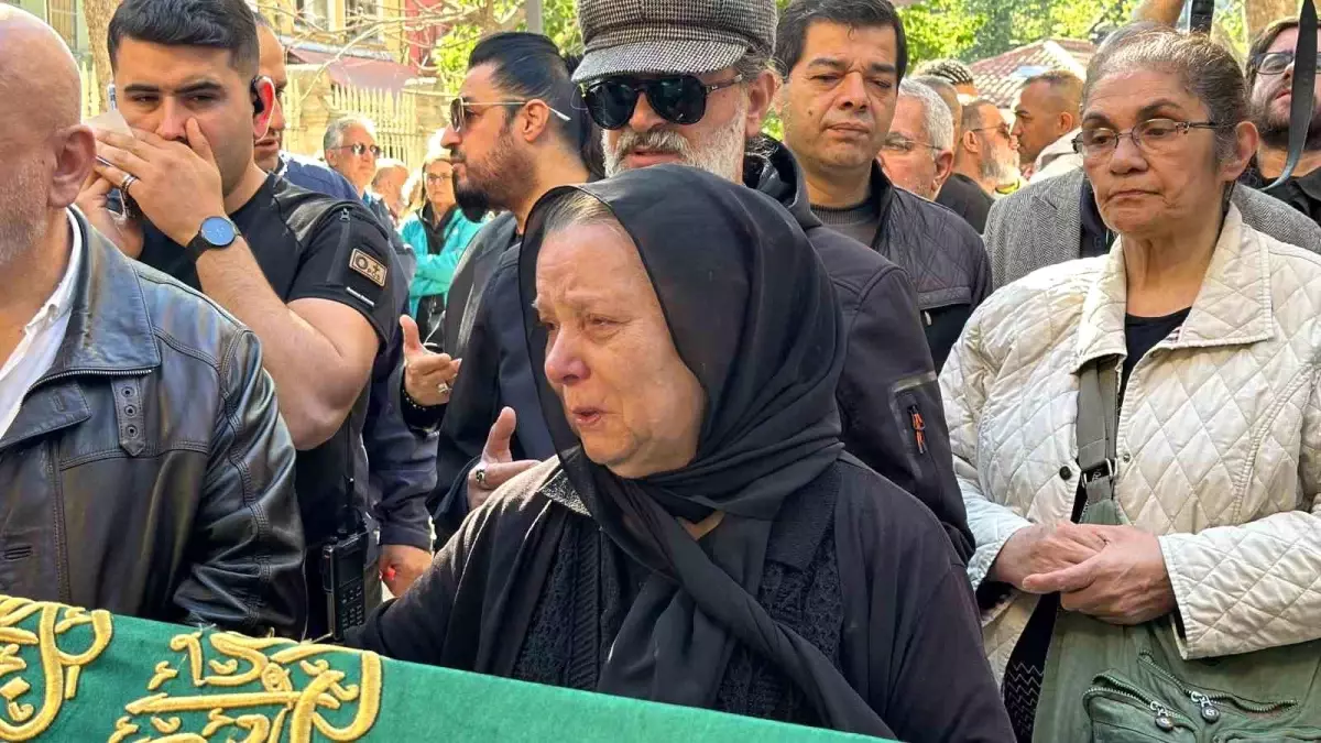 Roman Müziğinin Sevilen İsimlerinden Ayhan Küçükboyacı Hayatını Kaybetti