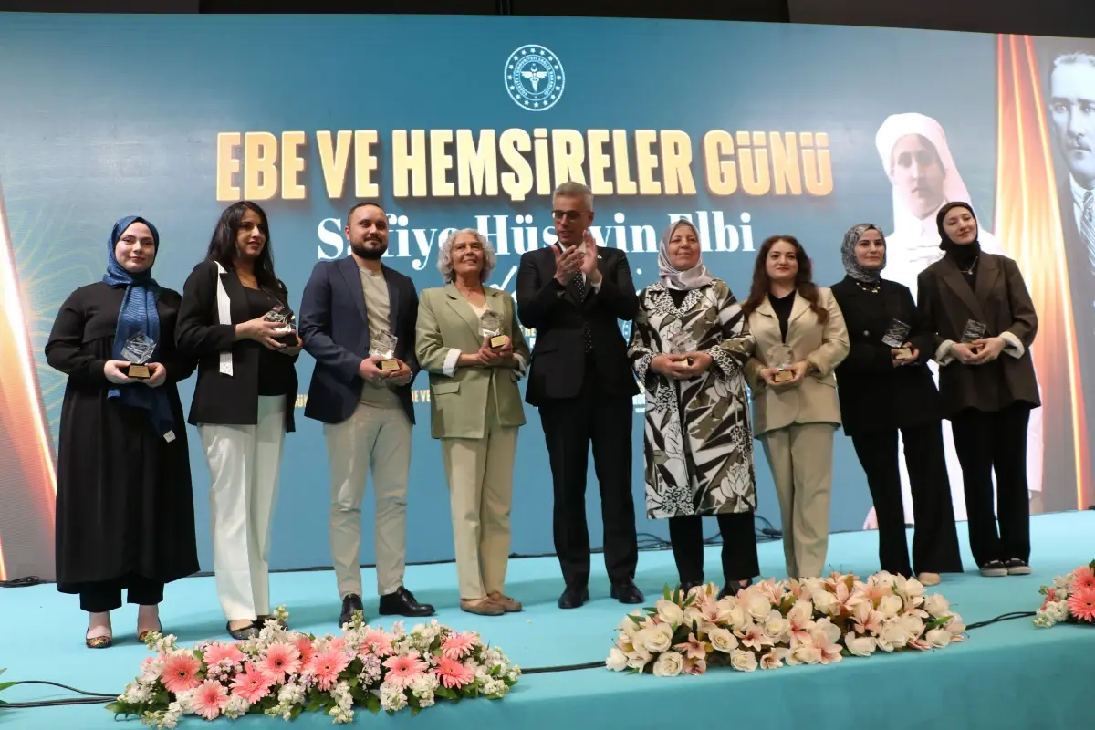 Sağlık Bakanı’ndan Doğal Doğum Kampanyası