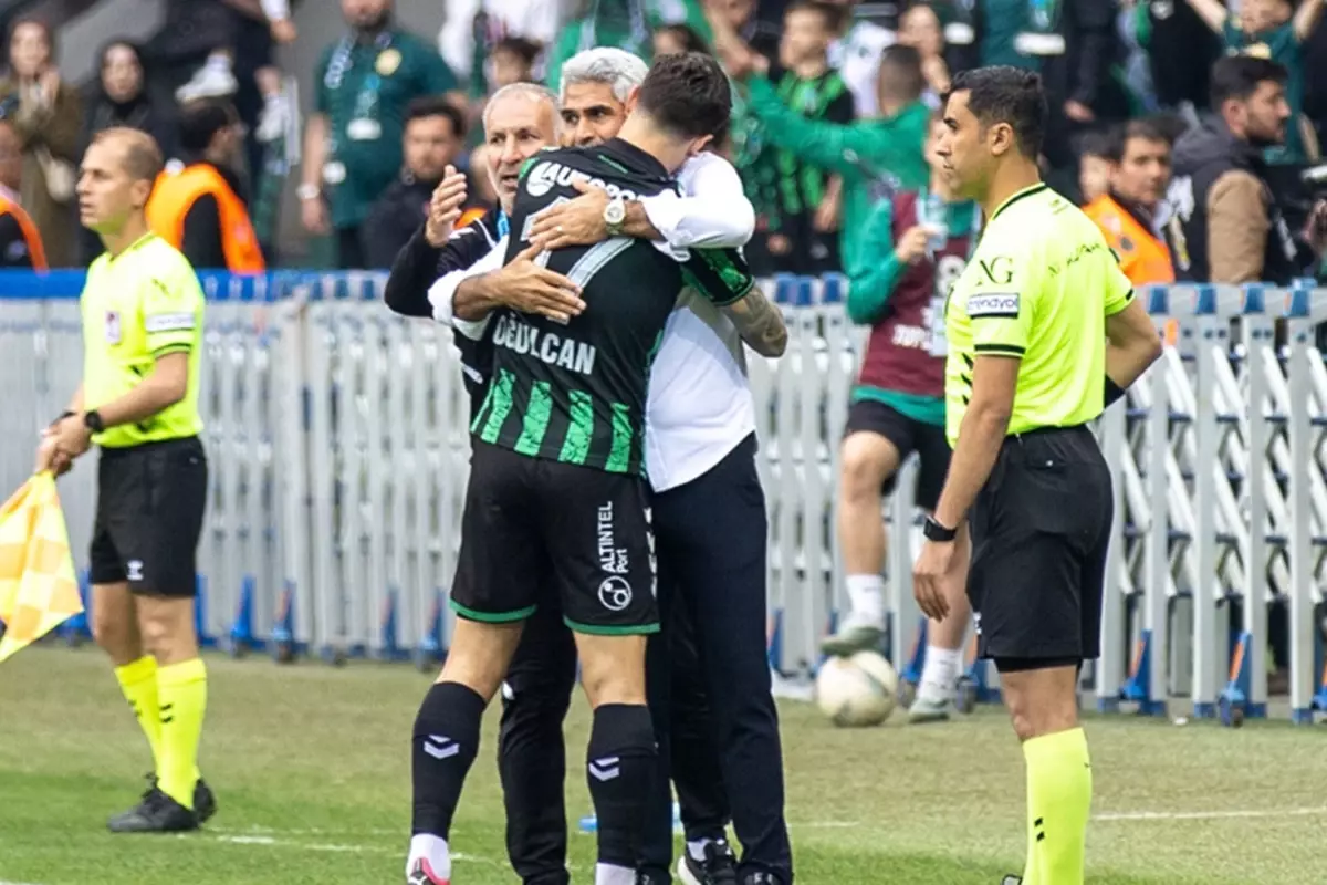 Şampiyon Kocaelispor’da İsmet Taşdemir görevinden ayrıldı