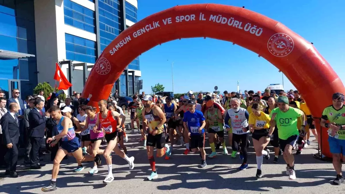 Samsun’da Uluslararası 19 Mayıs Yarı Maratonu Başladı
