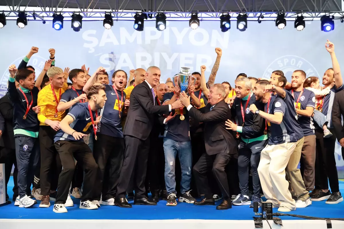 Sarıyer Kupasını Aldı
