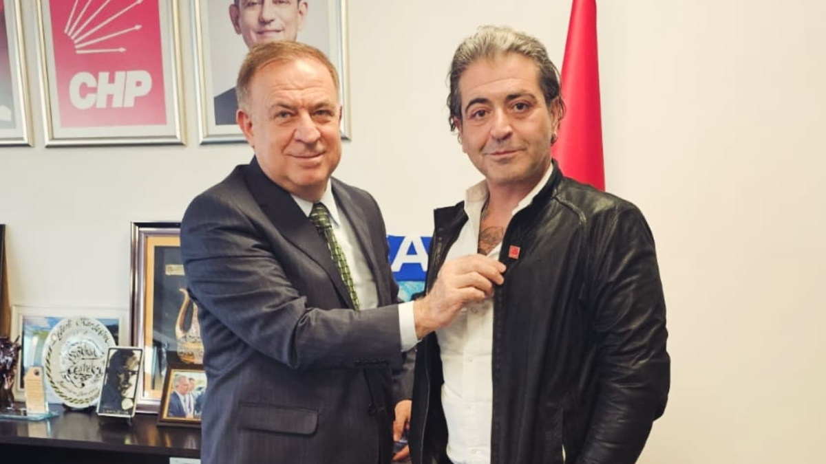 Şef Hazer Amani, CHP’ye üye oldu