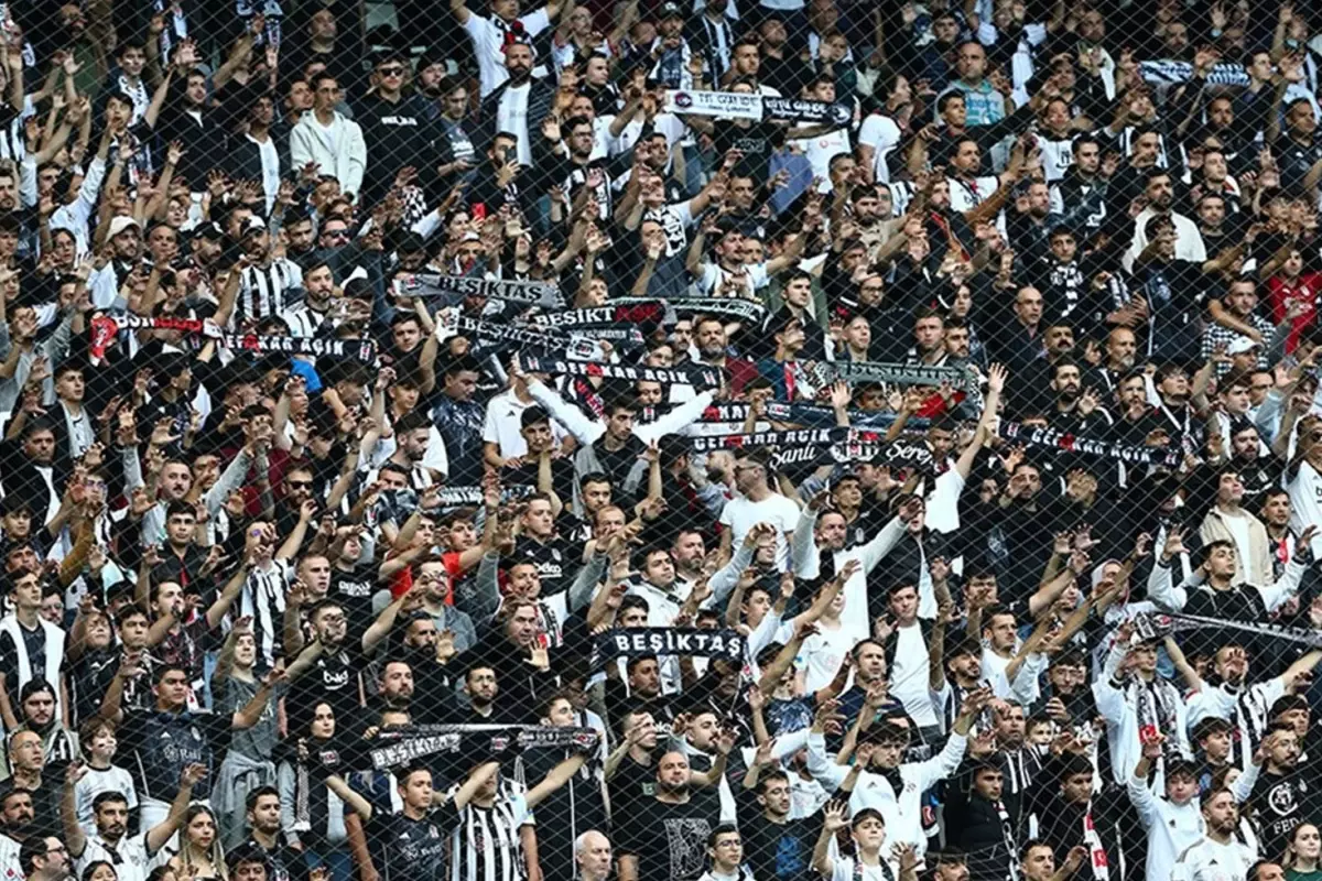 Serdal Adalı Beşiktaş’taki ilk ayrılığı duyurdu