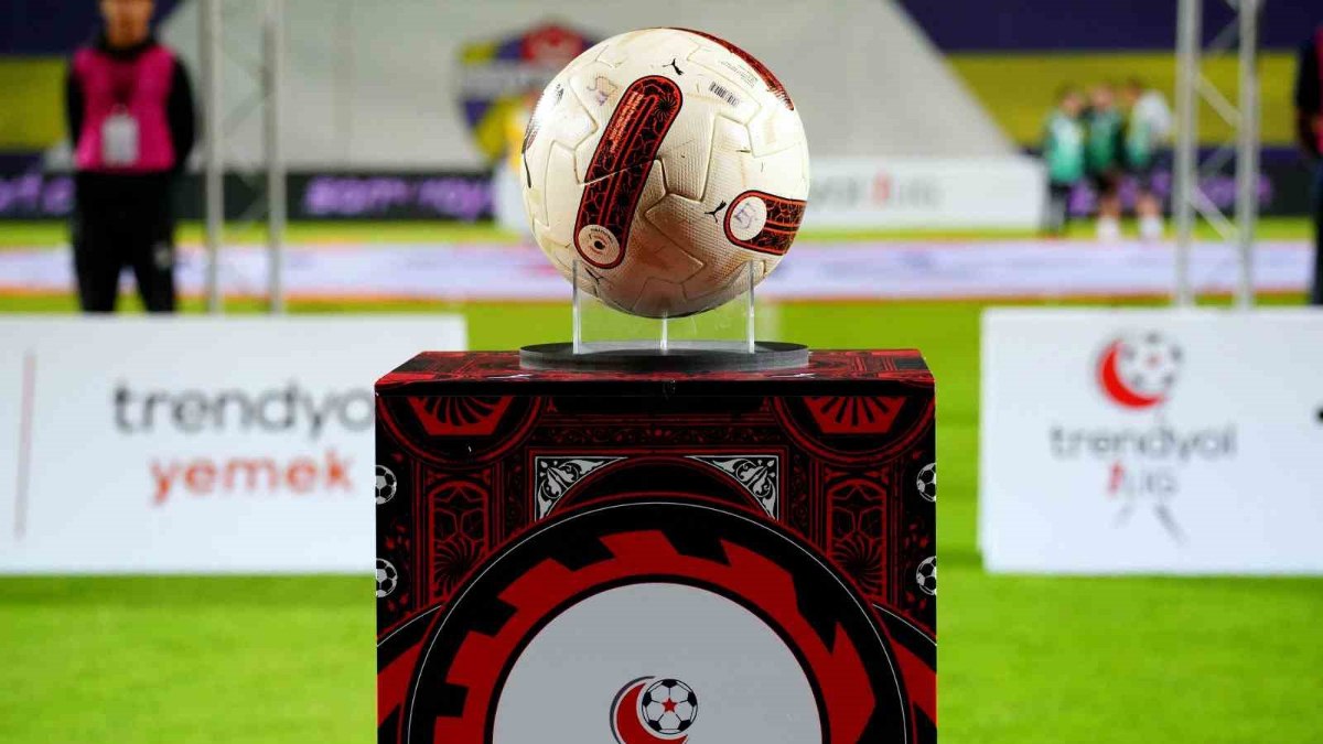 Serik Belediyespor ve Sarıyer, 1. Lig’e yükseldi