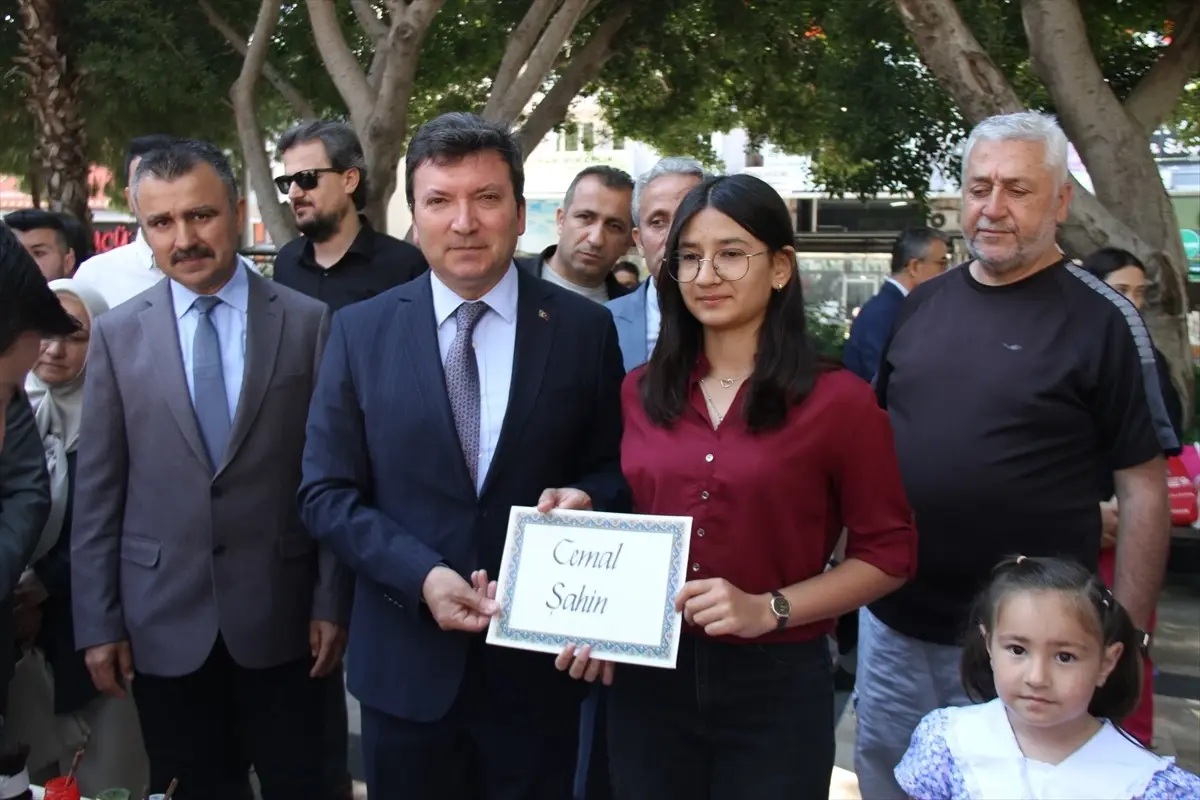 Serik’te Gençlik Haftası ve Aile Yılı dolayısıyla yürüyüş yapıldı