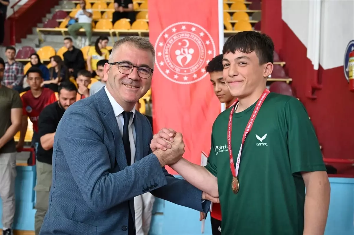 Seydişehir’de Bilek Güreşi Müsabakaları