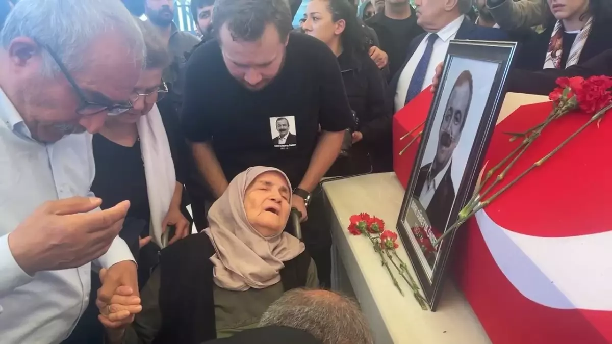 Sırrı Süreyya Önder’in Cenazesi