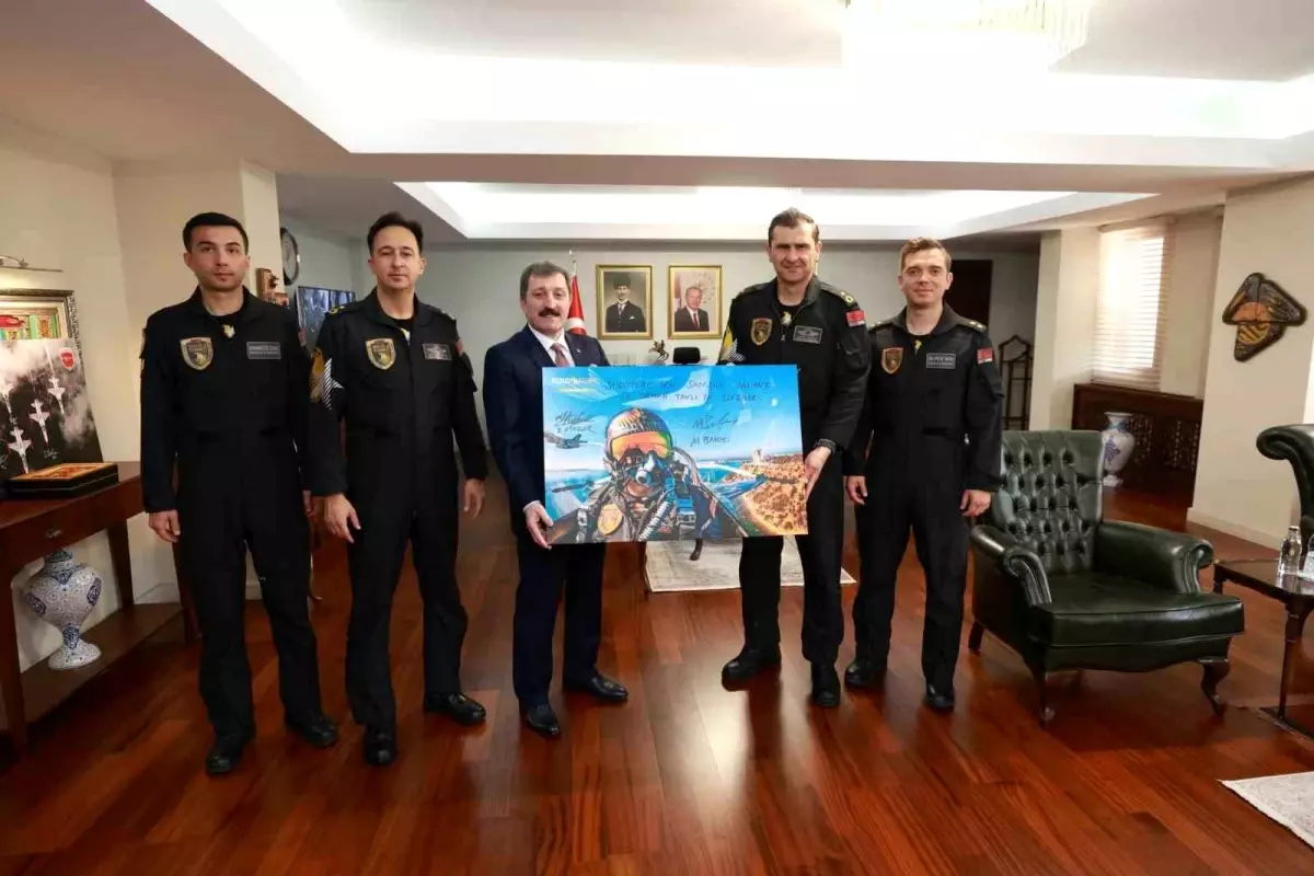 SOLOTÜRK ve Türk Yıldızları’ndan Vali’ye Ziyaret