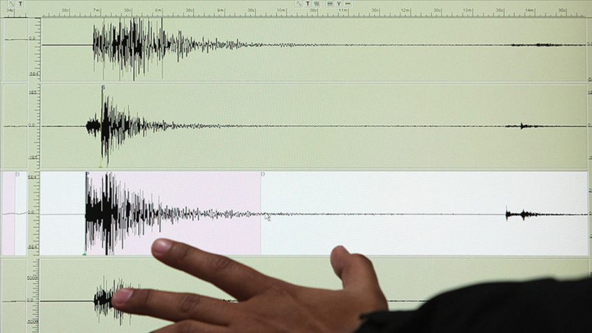 SON DAKİKA! Ege Denizi’nde 4.4 büyüklüğünde deprem