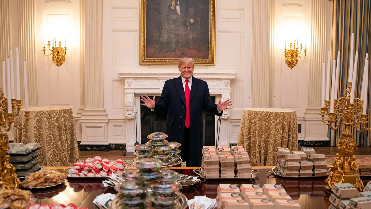 Suudi Arabistan Kraliyet Sarayı’na Trump için mobil McDonald’s şubesi kuruldu