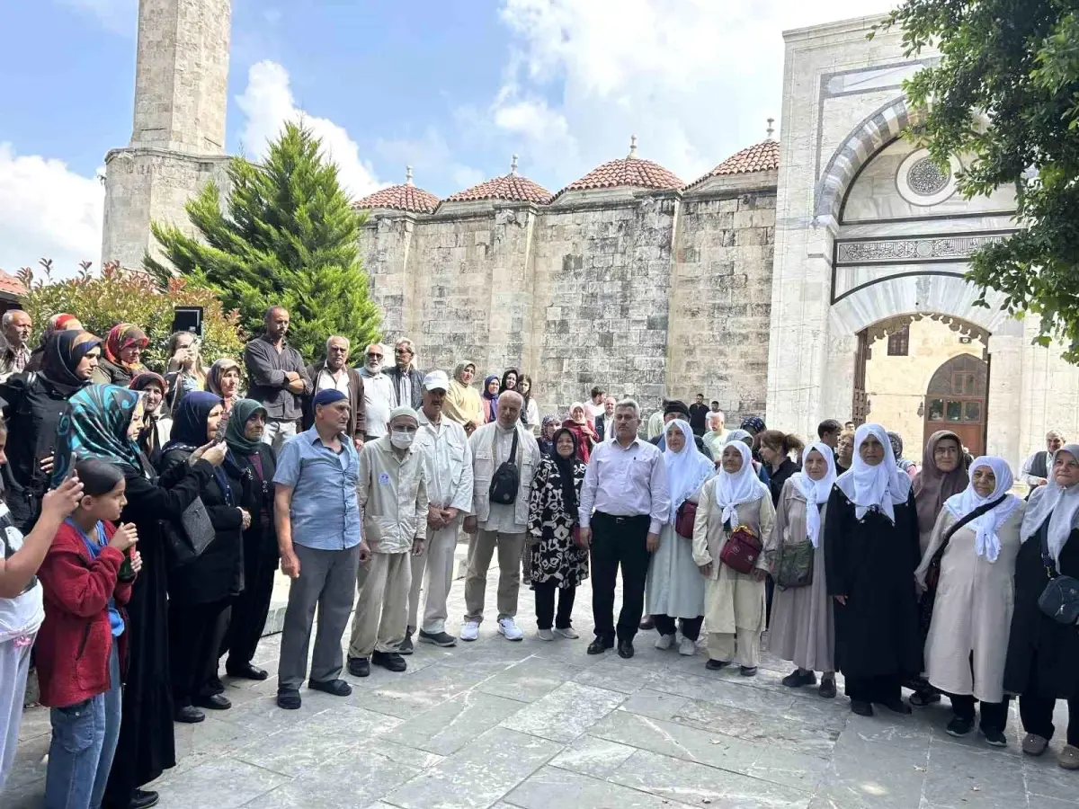 Tarsus’ta İlk Hac Kafilesi Uğurlandı