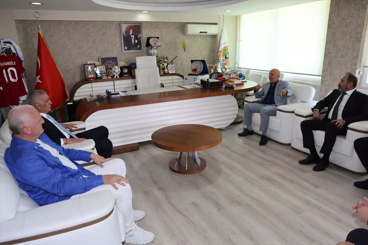 TFF Başkanı’ndan Taziye Ziyareti