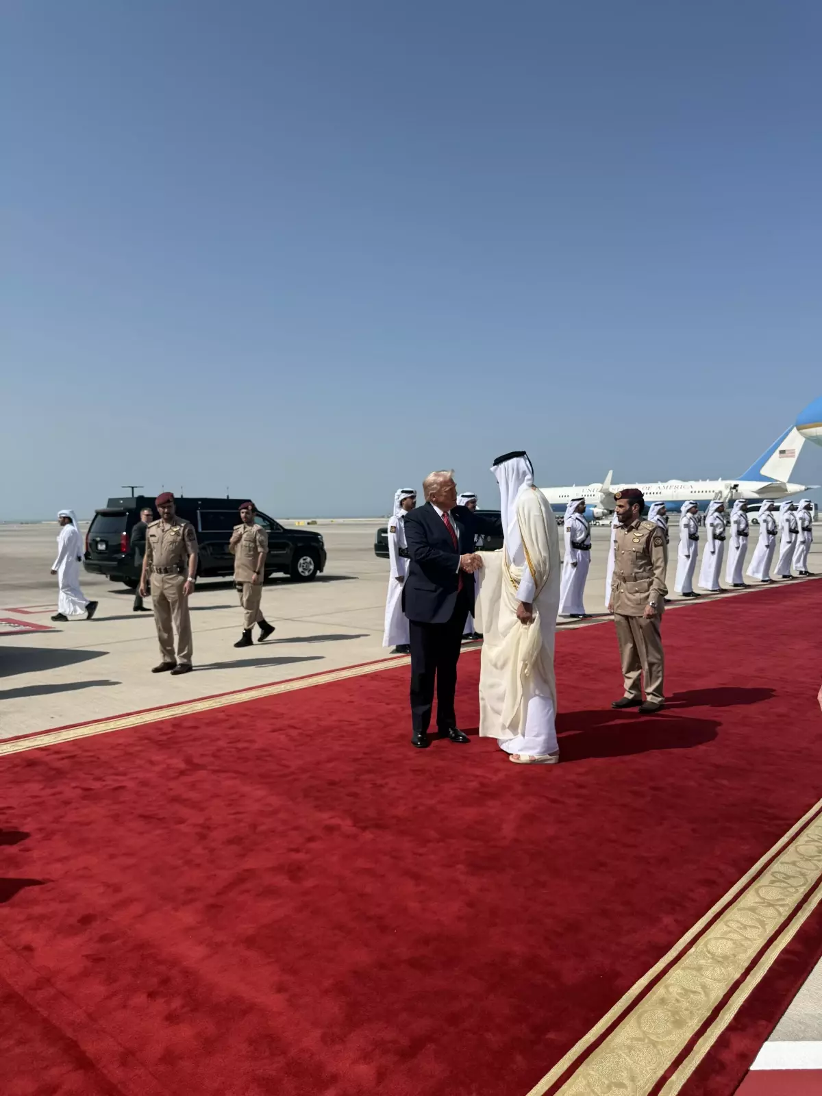 Trump Katar’a Ulaştı