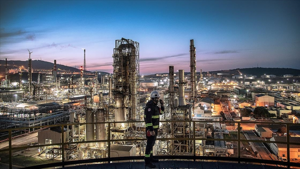Tüpraş, Petrol-İş Sendikası ile 3 yıllık toplu iş sözleşmesi imzaladı