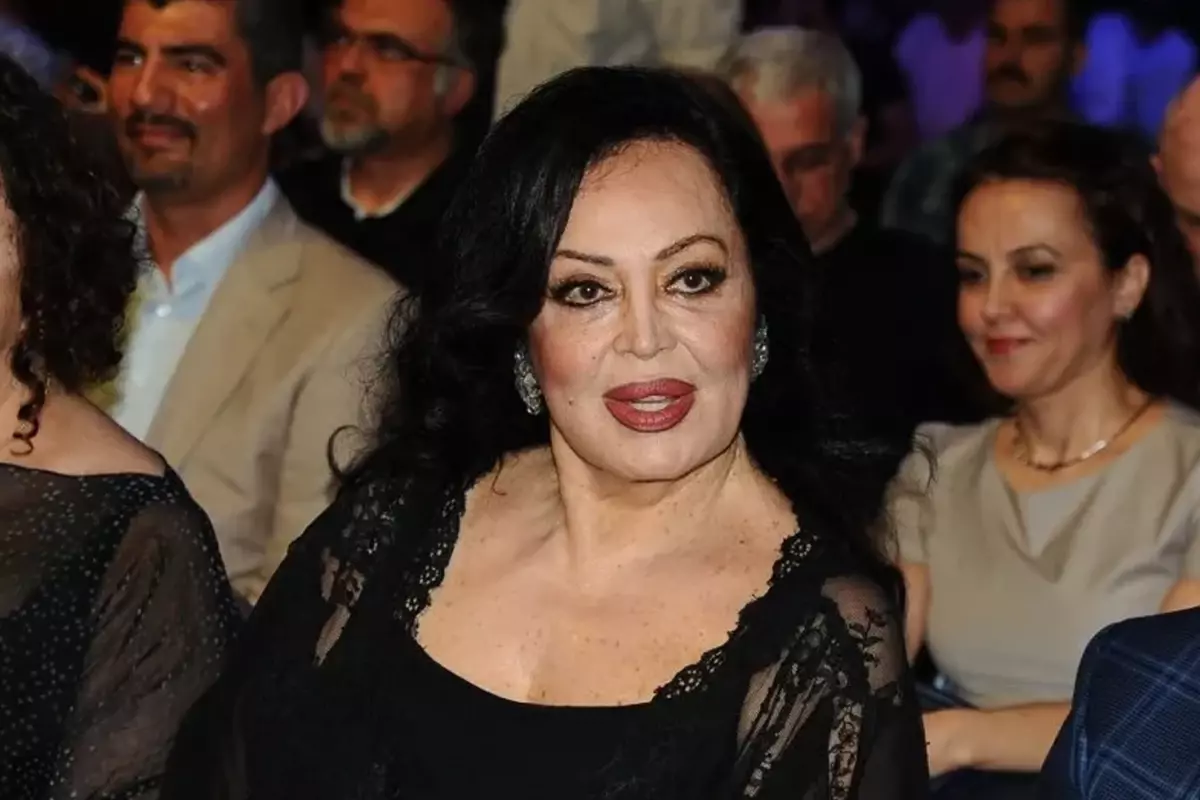 Türkan Şoray’ın duygusal anları: Ağlamamak için kendimi zor tutuyorum