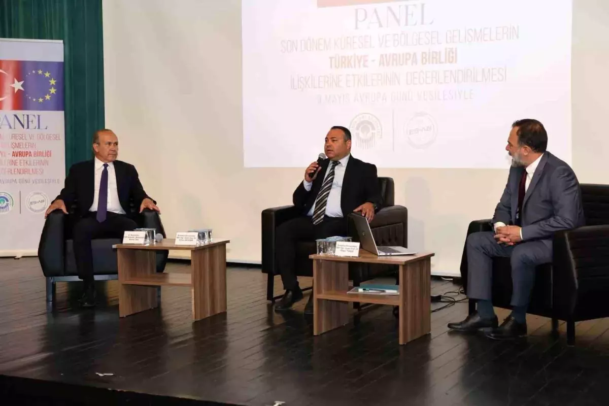 Türkiye-Avrupa Birliği İlişkileri Paneli Eskişehir’de Gerçekleştirildi