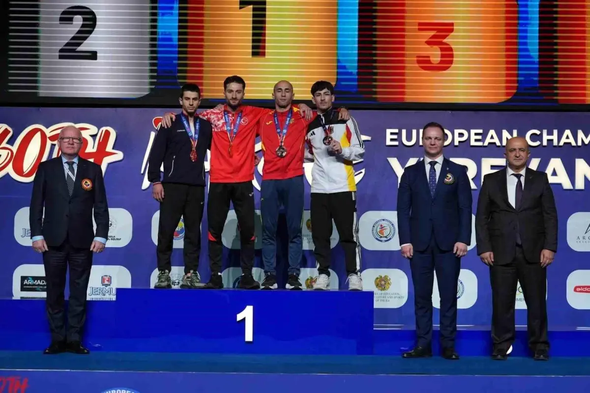 Türkiye Karate Şampiyonası’nda 3 Madalya Kazandı