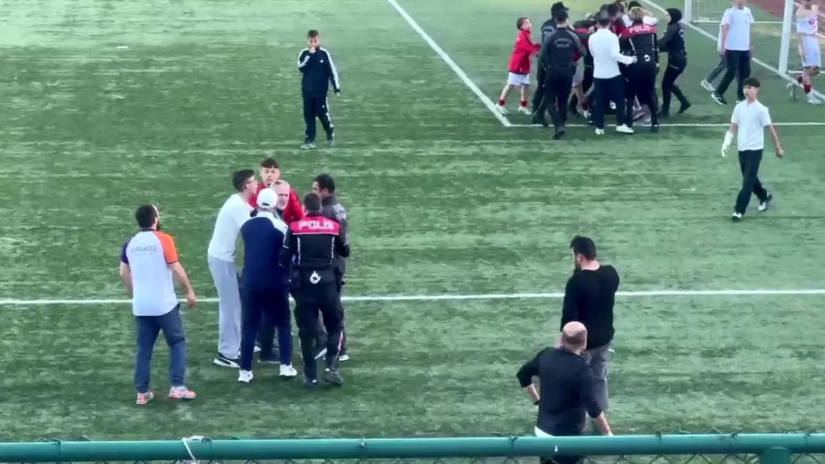 U-15 Finalinde Gergin Anlar