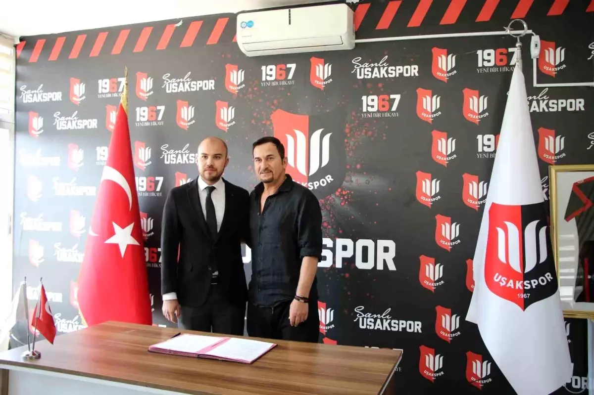 Uşakspor’un Yeni Teknik Direktörü Ergün Penbe için İmza Töreni Düzenlendi