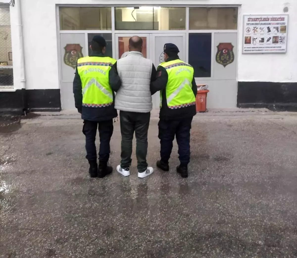 Uyuşturucu Ticareti Yapan Şahıs Yakalandı