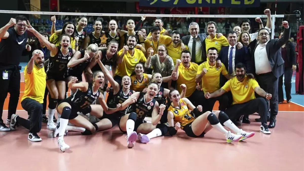 VakıfBank Şampiyonlar Ligi’nde Final Arıyor