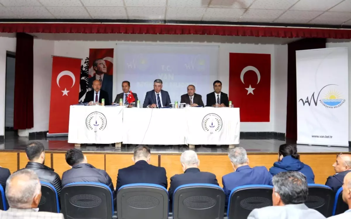 Van Büyükşehir Belediyesi’nden Muhtarlarla Buluşma