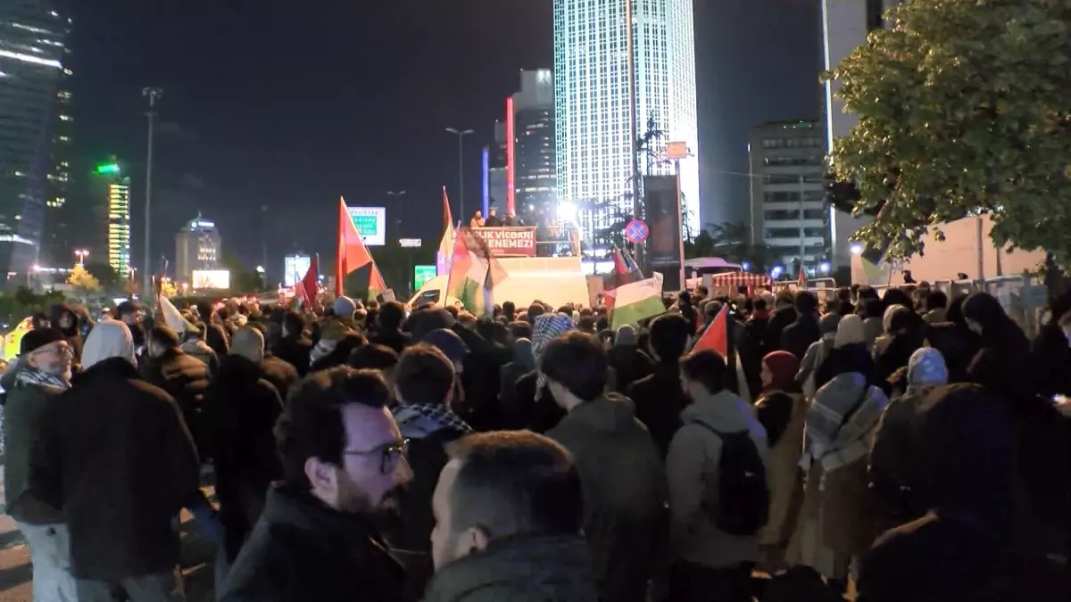 Vicdan Gemisi’ne Saldırı Protesto Edildi