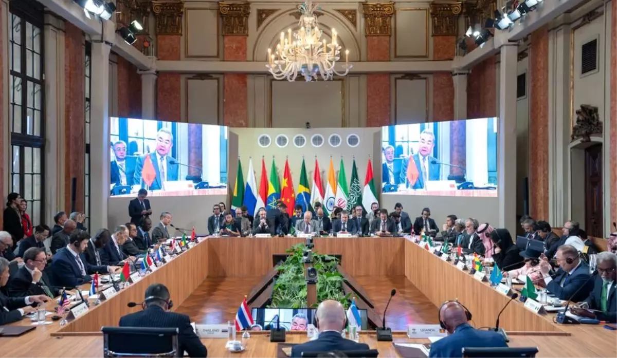 Wang Yi Brezilya’da BRICS Temasları Sürdürüyor
