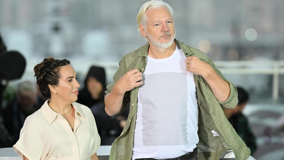 Wikileaks kurucusu, Cannes’a Gazze’de öldürülen çocukların isimleriyle çıktı