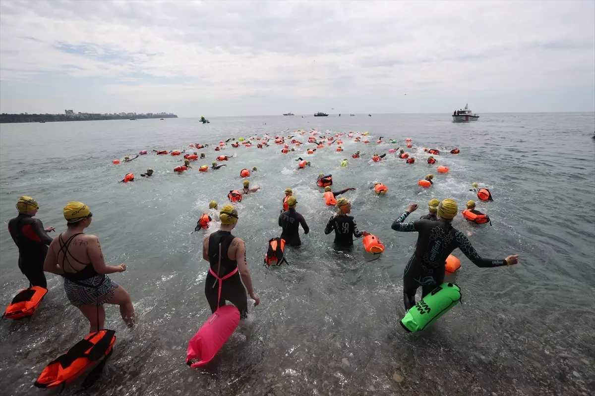 X-Waters Festivali’nde Yüzme Yarışları Yapıldı