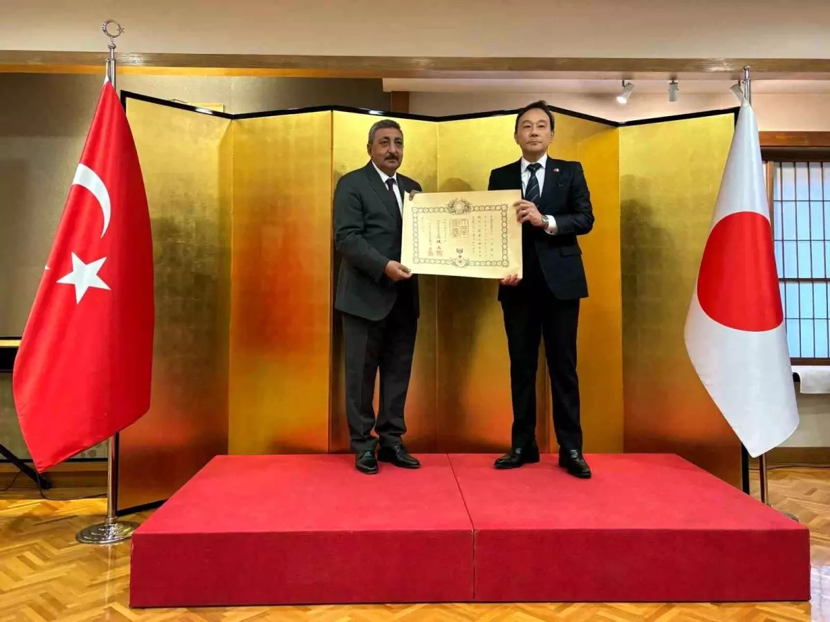 Yalçın Mumcu’ya Japonya İmparatorluk Nişanı