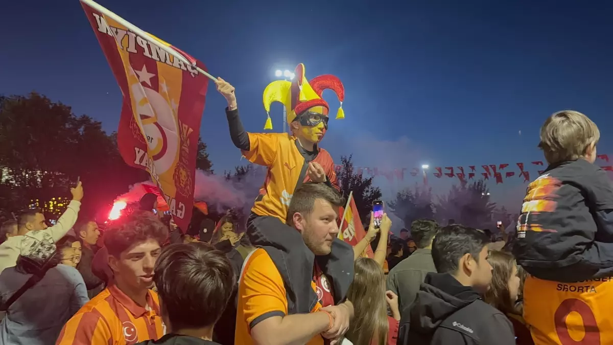 Yalova’da Galatasaray Şampiyonluğu Kutlandı