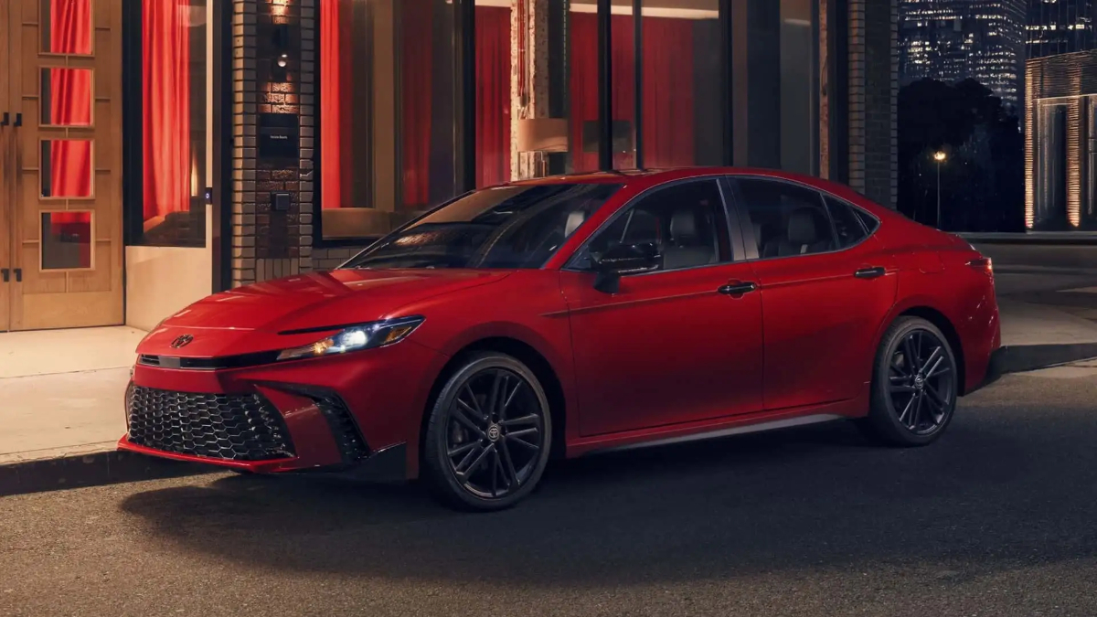 Yeni Toyota Camry, Nightshade versiyonuna kavuştu