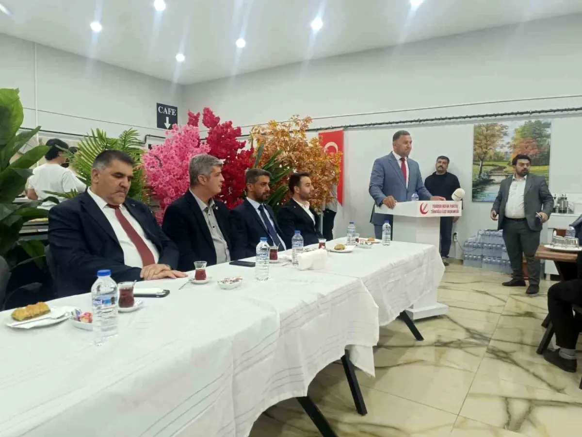 Yeniden Refah Partisi Türkoğlu İlçe Başkanlığı Yönetimi İstifa Etti