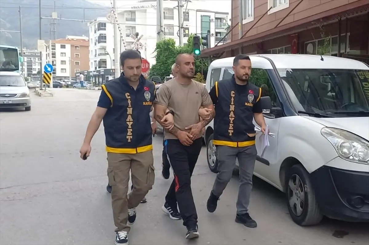 Yunusemre’de Araçlara Zarar Veren Şüpheli Yakalandı