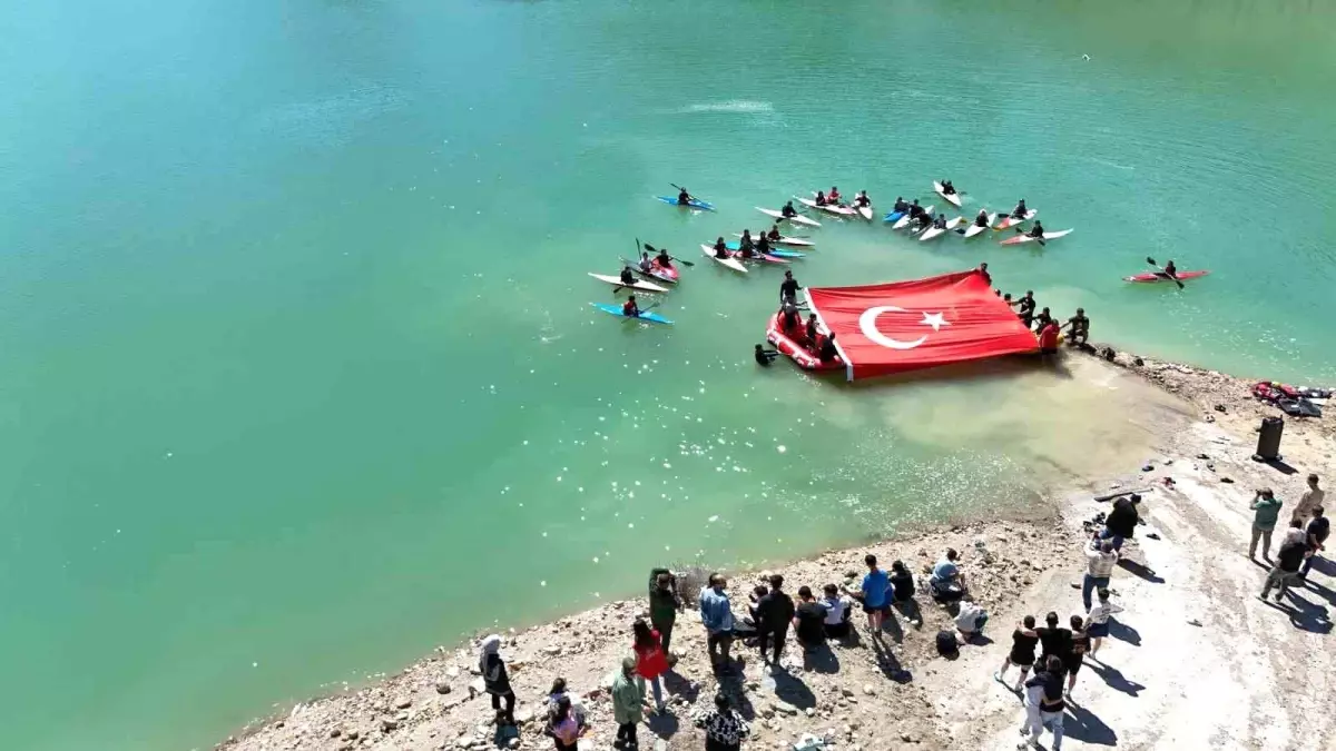 Yusufeli’nde Renkli Kano ve Rafting Etkinliği