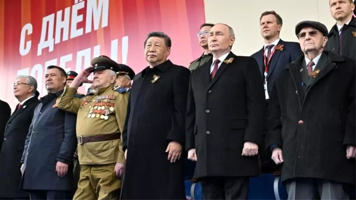 Zafer Günü Kutlaması ve Ukrayna Tansiyonu