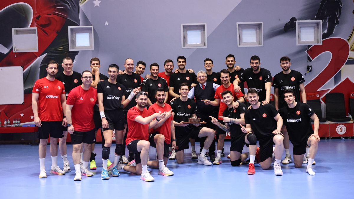 Ziraat Bankkart Voleybol Takımı’nda 5 isimle yollar ayrıldı