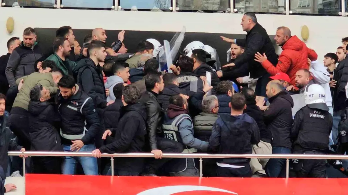 Zonguldakspor Maçında Şiddet Olayları